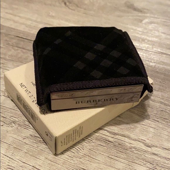 Burberry eye shadow. - Picture 3 of 5